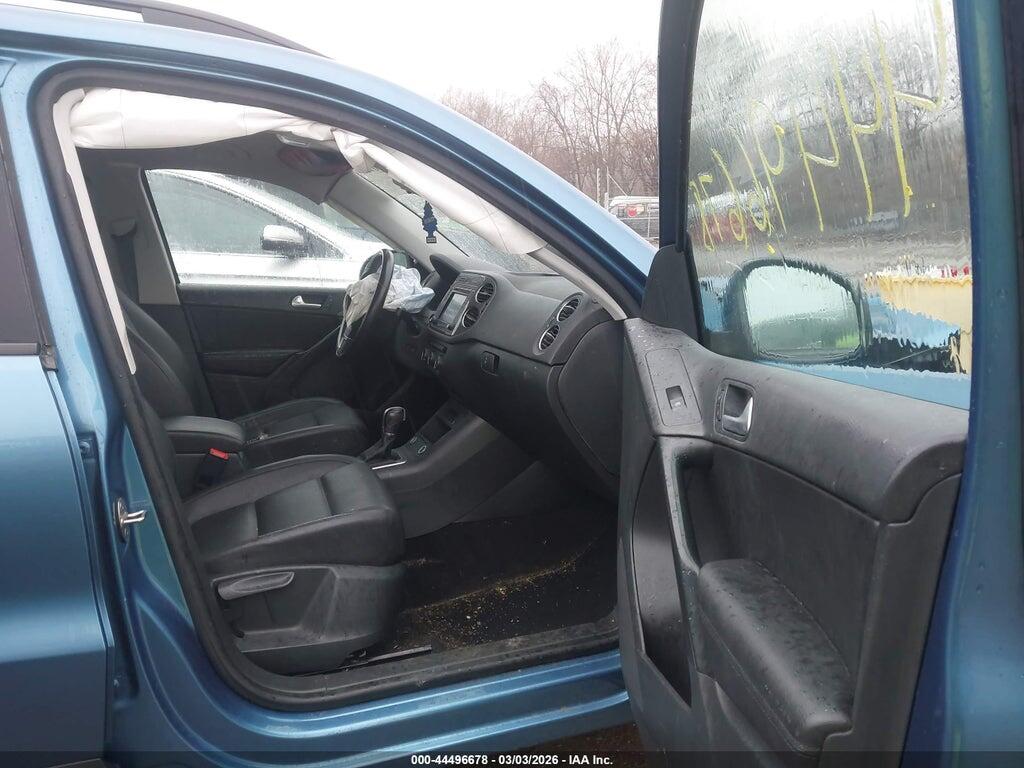 WVGBV7AX0HK025829 2017 VOLKSWAGEN TIGUAN photo no. 5