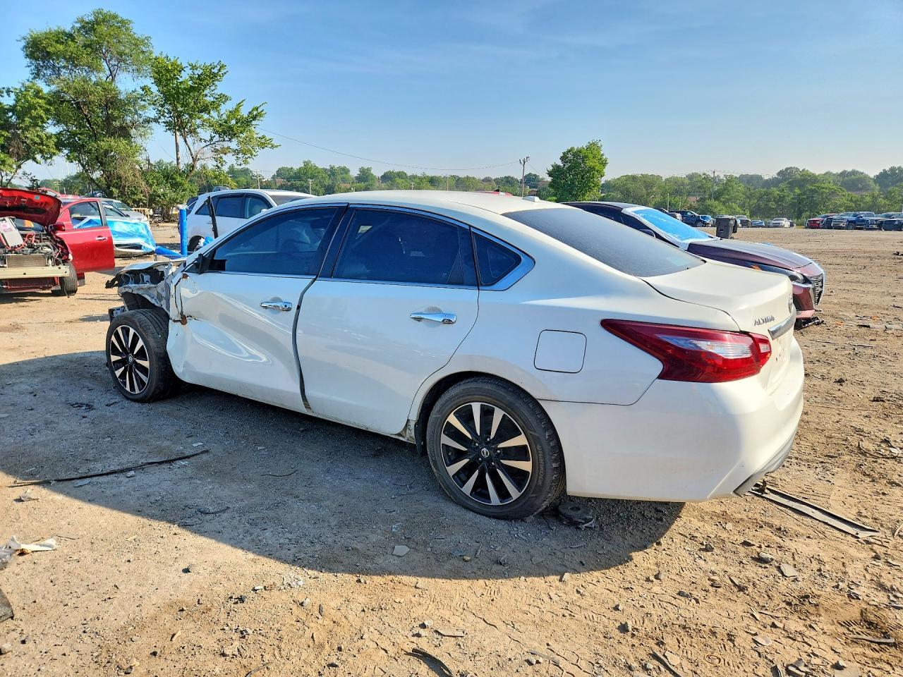 1N4AL3AP5JC134579 2018 NISSAN ALTIMA photo no. 2