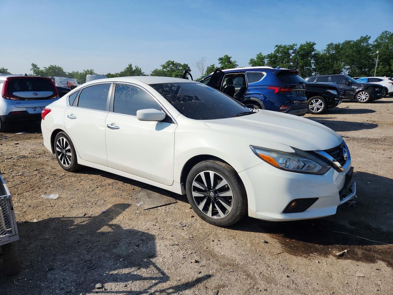1N4AL3AP5JC134579 2018 NISSAN ALTIMA photo no. 4
