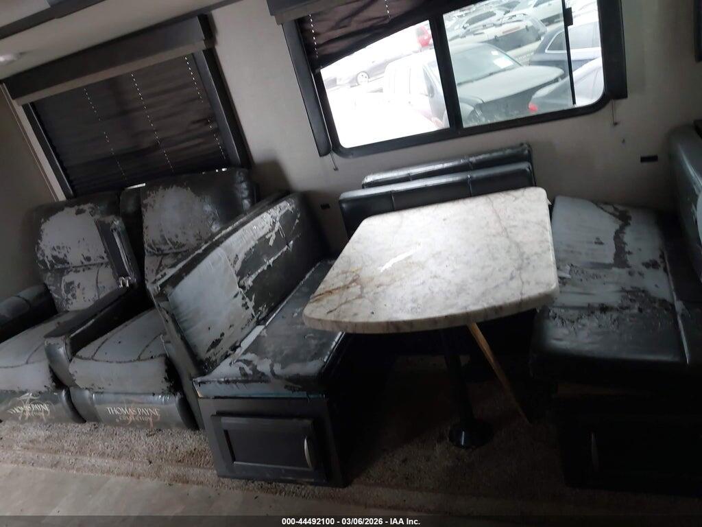 573TE3721K6613678 2019 GRAND DESIGN IMAGINE photo no. 10