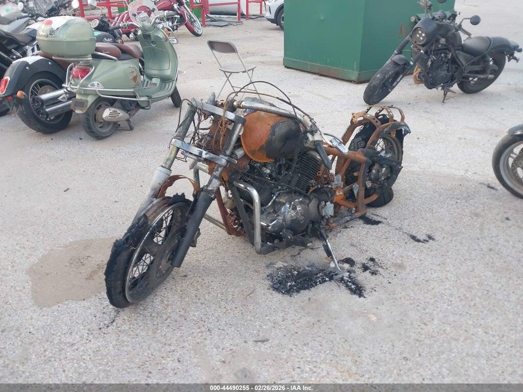 JYAVP11EX6A089575 2006 YAMAHA XVS1100 photo no. 2