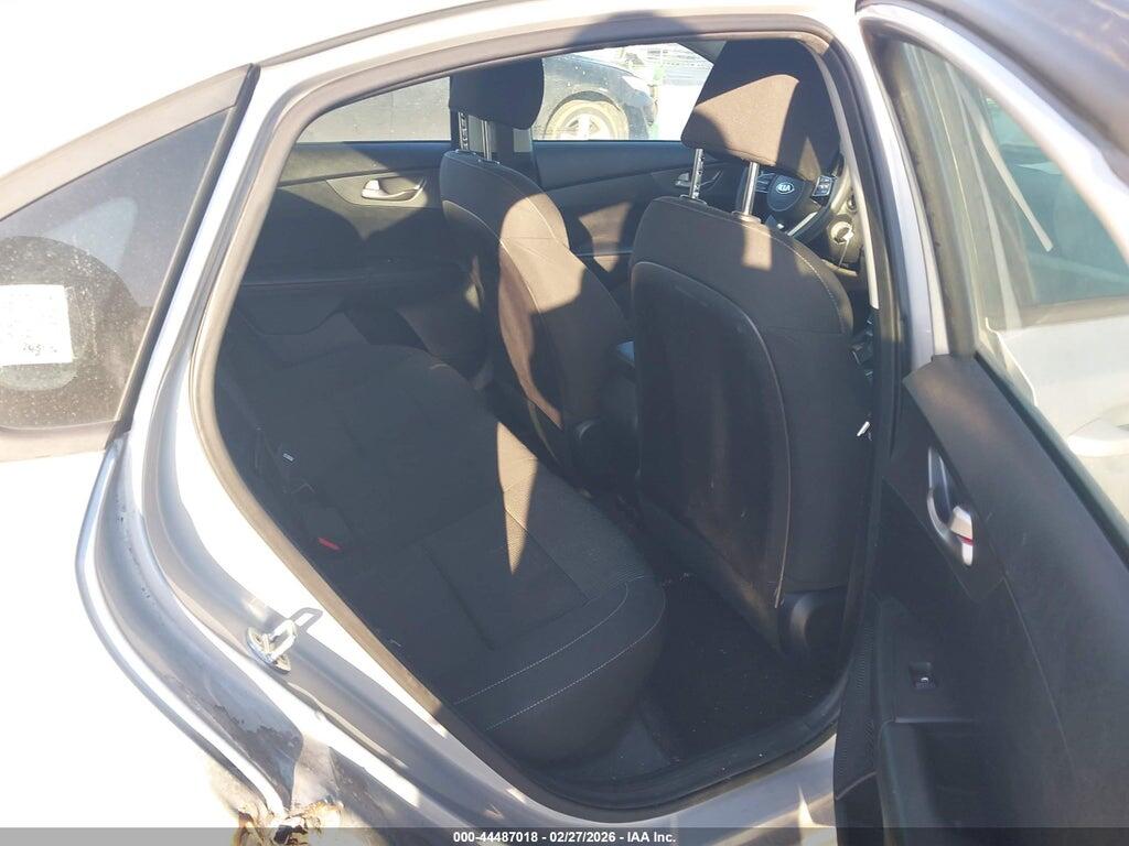 3KPF24AD7KE125097 2019 KIA FORTE photo no. 8