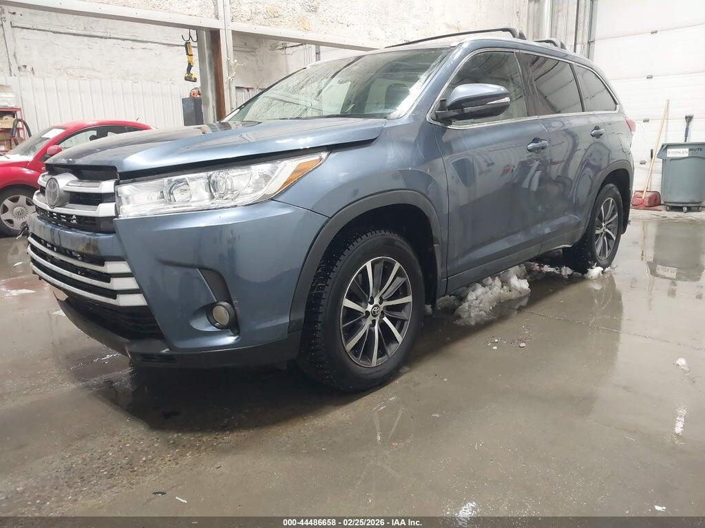 5TDJZRFH6HS413674 2017 TOYOTA HIGHLANDER photo no. 2