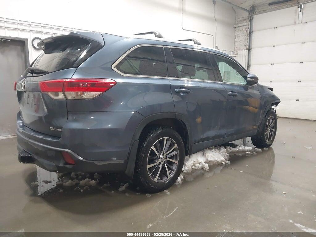 5TDJZRFH6HS413674 2017 TOYOTA HIGHLANDER photo no. 4