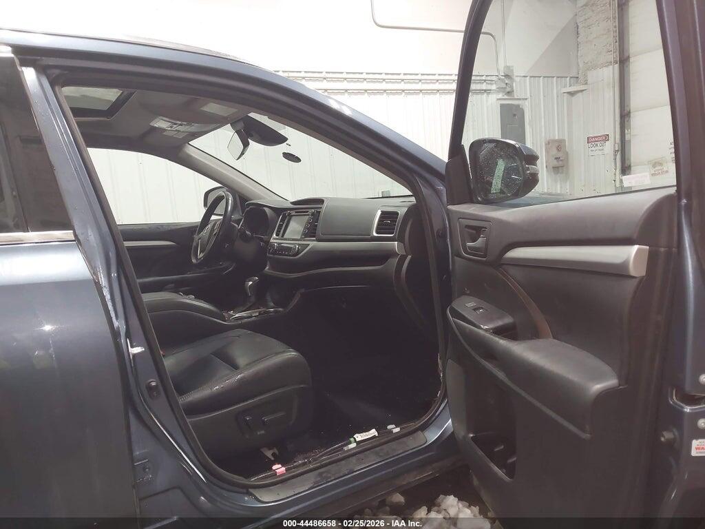 5TDJZRFH6HS413674 2017 TOYOTA HIGHLANDER photo no. 5