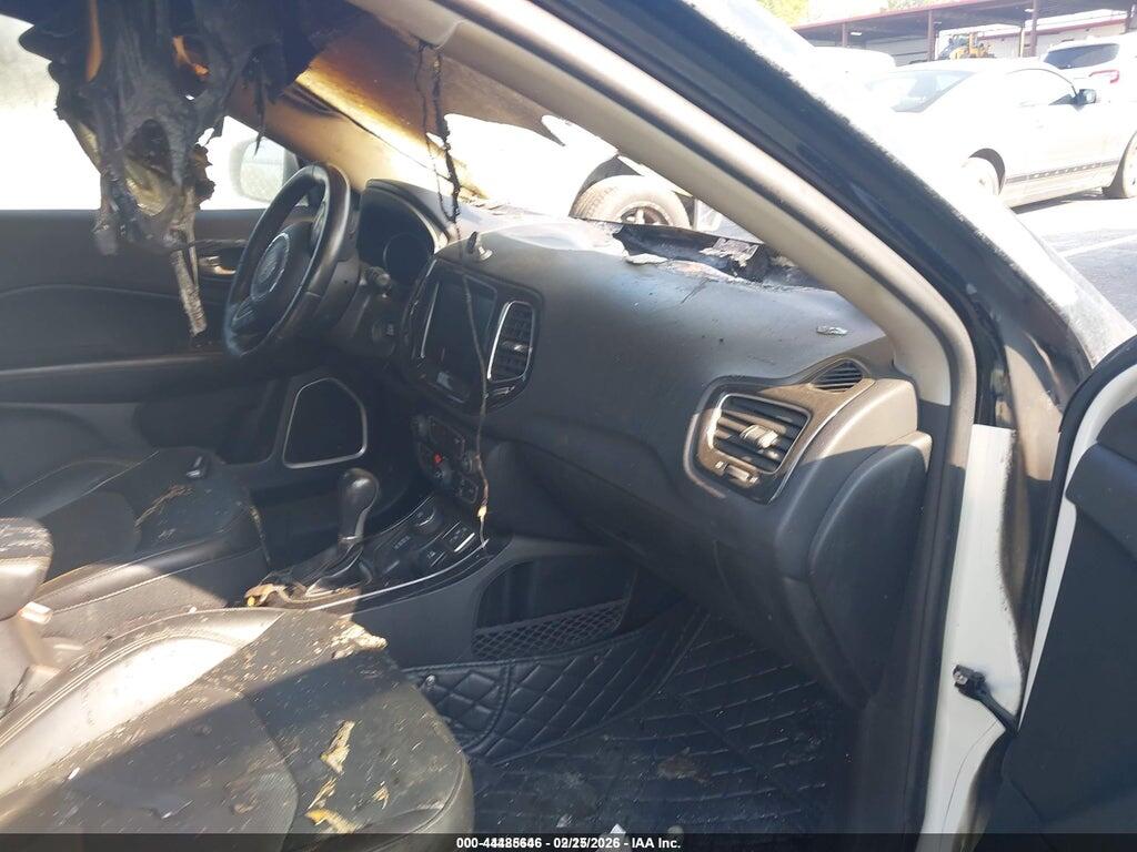 3C4NJDCB4JT454361 2018 JEEP COMPASS photo no. 5