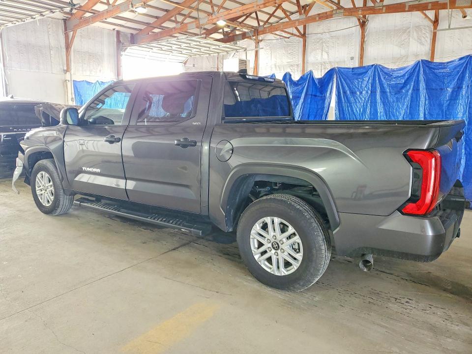 2026 TOYOTA TUNDRA SR5 — Фото 2 из 12