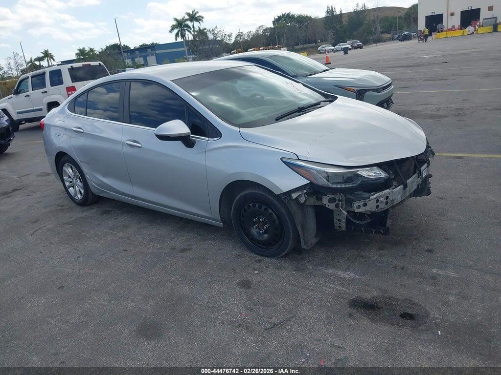 1G1BE5SM2K7123115 2019 CHEVROLET CRUZE photo no. 1