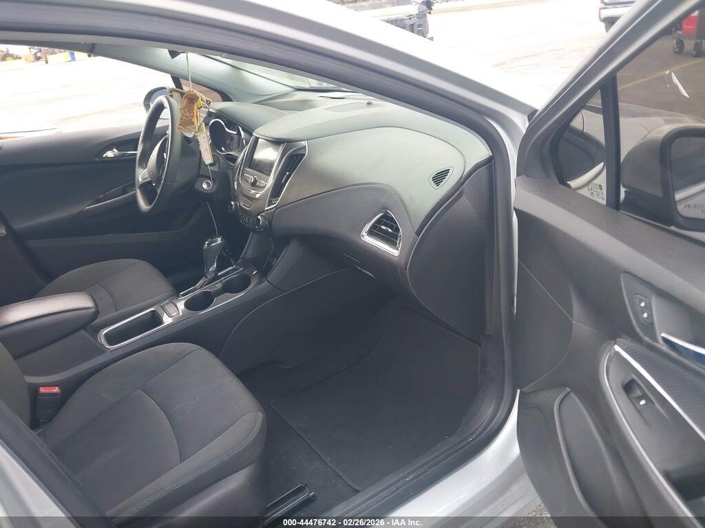 1G1BE5SM2K7123115 2019 CHEVROLET CRUZE photo no. 5