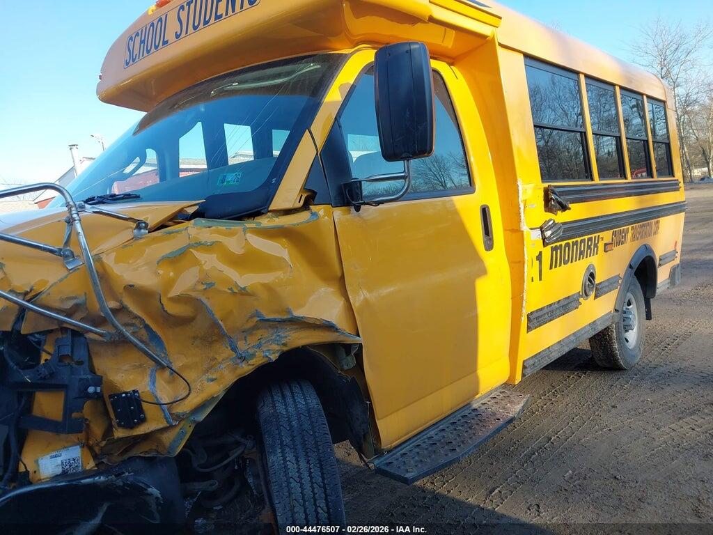 1HA3GRB79RN015499 2024 CHEVROLET BUS EXPRESS CUTAWAY photo no. 2