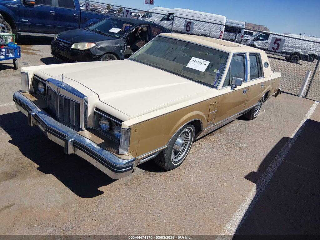 1MRBP96FXCY630518 1982 LINCOLN MARK VI photo no. 2