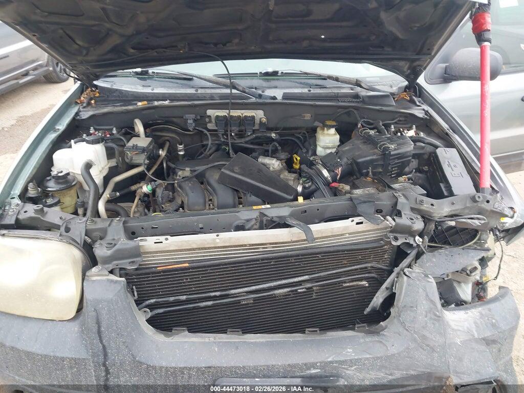 1FMYU03105KD40168 2005 FORD ESCAPE photo no. 10