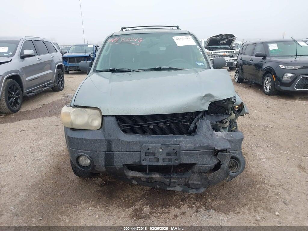 1FMYU03105KD40168 2005 FORD ESCAPE photo no. 12