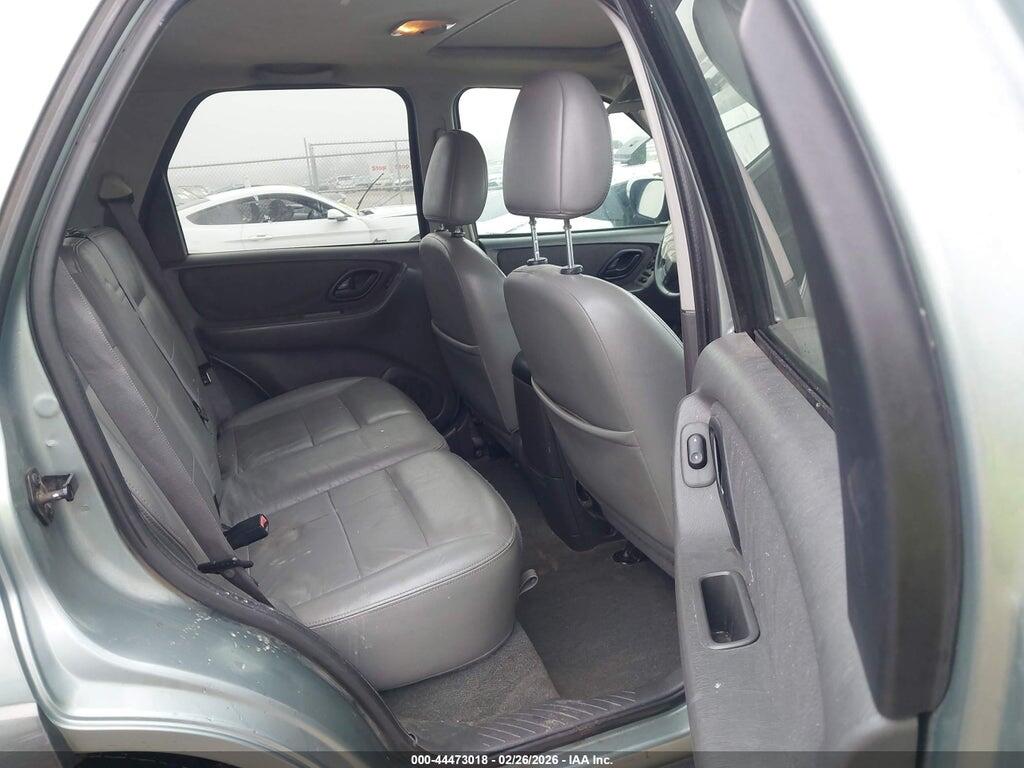 1FMYU03105KD40168 2005 FORD ESCAPE photo no. 8