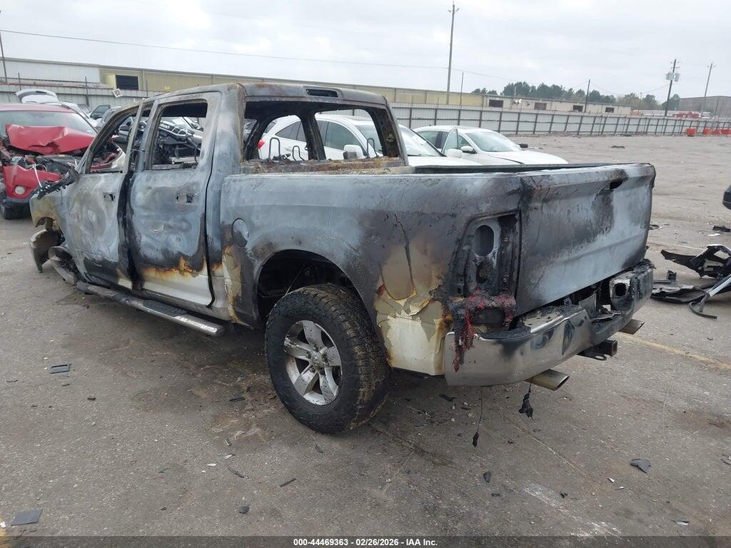 1C6RR7LT0KS582157 2019 RAM 1500 CLASSIC photo no. 3