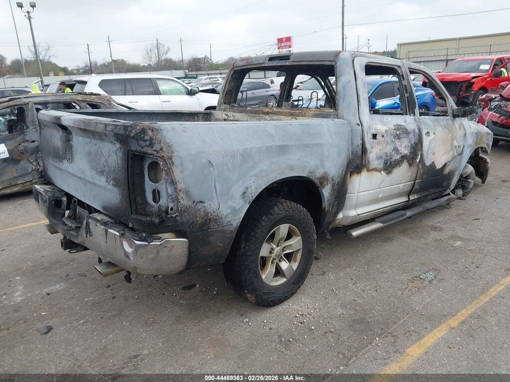 1C6RR7LT0KS582157 2019 RAM 1500 CLASSIC photo no. 4