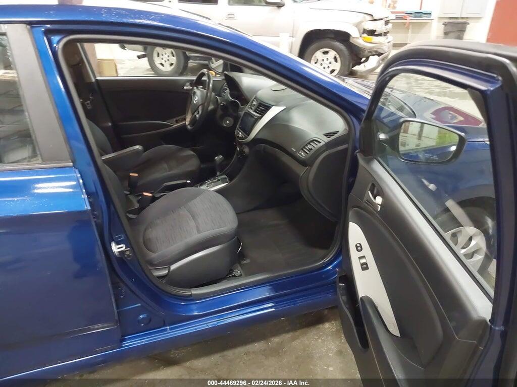 KMHCT5AE8HU305564 2017 HYUNDAI ACCENT photo no. 5