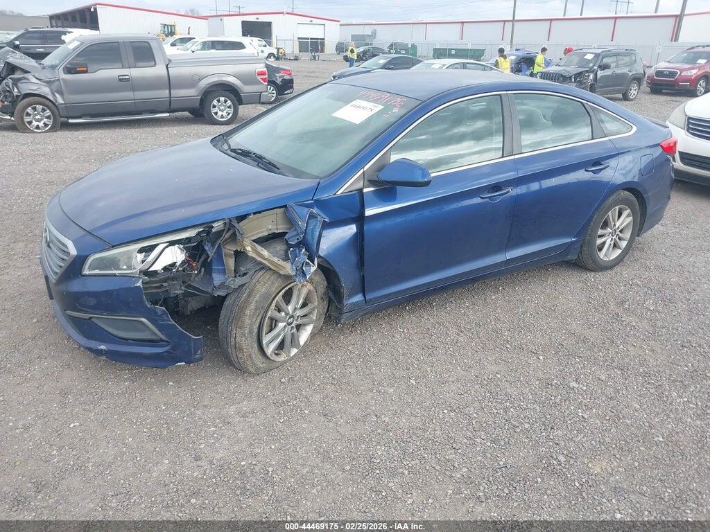 5NPE24AF0HH517873 2017 HYUNDAI SONATA photo no. 2