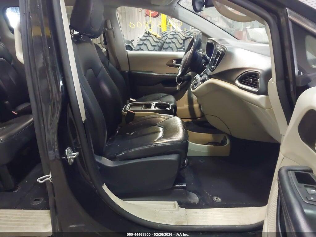 2C4RC1BG9HR687933 2017 CHRYSLER PACIFICA photo no. 5
