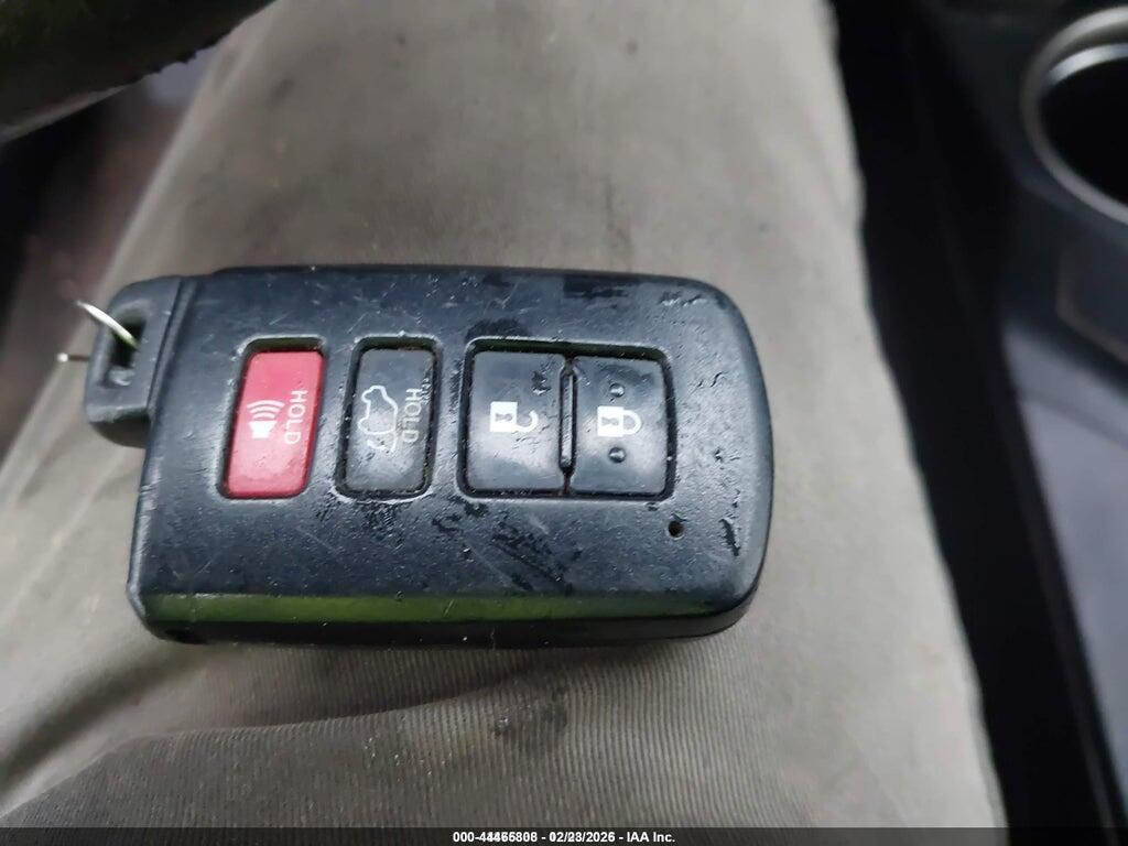 JTMDFREV5FD154052 2015 TOYOTA RAV4 photo no. 11