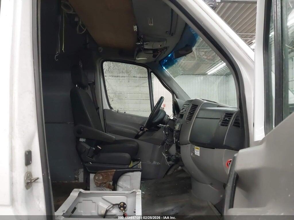 WD3PE8DC6F5960481 2015 MERCEDES-BENZ SPRINTER 2500 photo no. 5