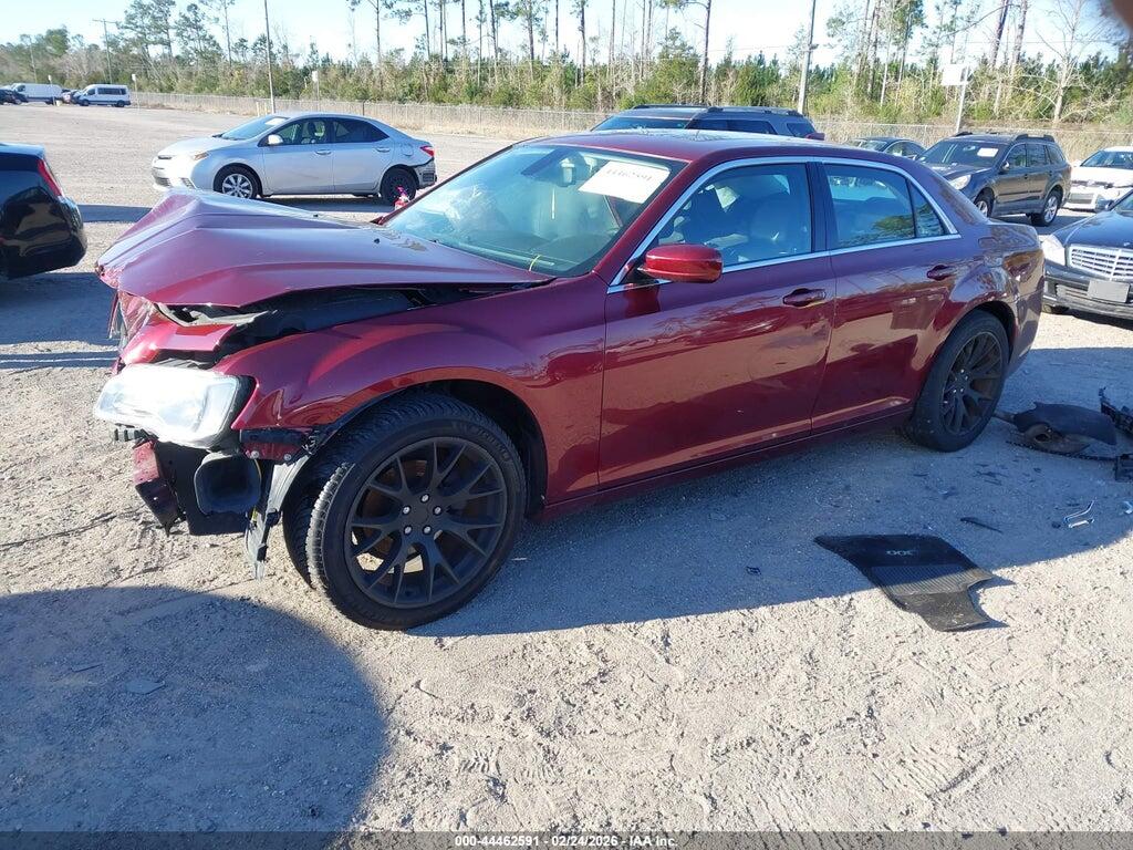 2C3CCAAG6JH296469 2018 CHRYSLER 300 photo no. 2