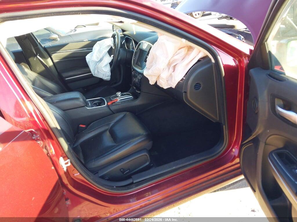 2C3CCAAG6JH296469 2018 CHRYSLER 300 photo no. 5
