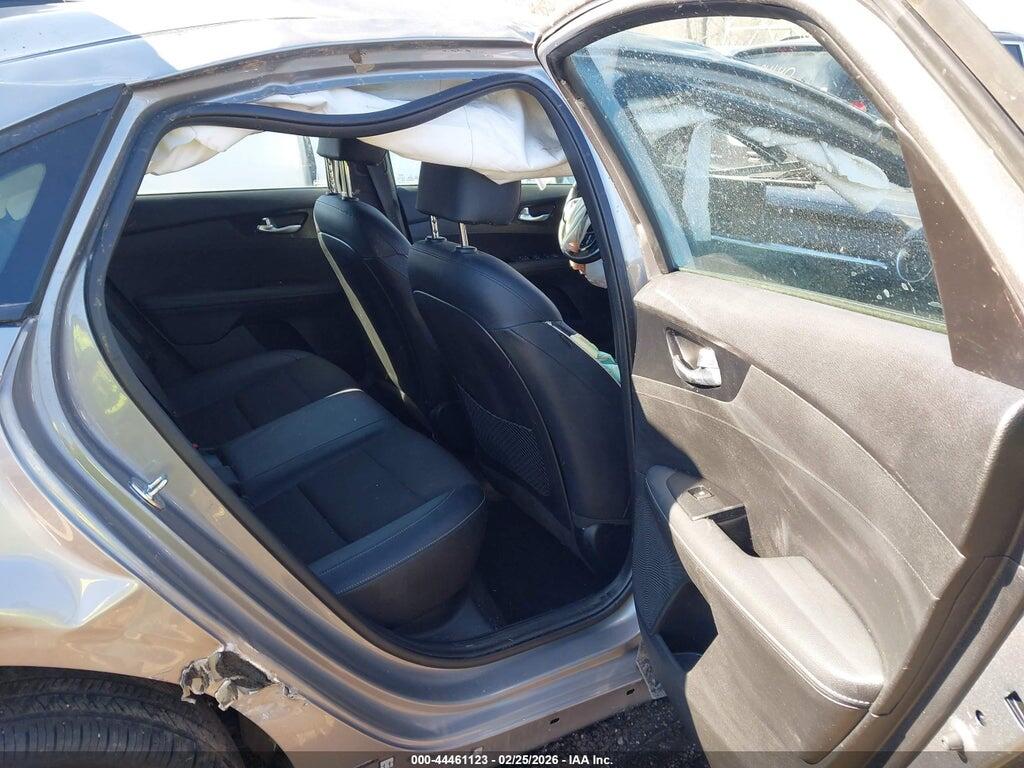 3KPF54ADXPE583828 2023 KIA FORTE photo no. 8