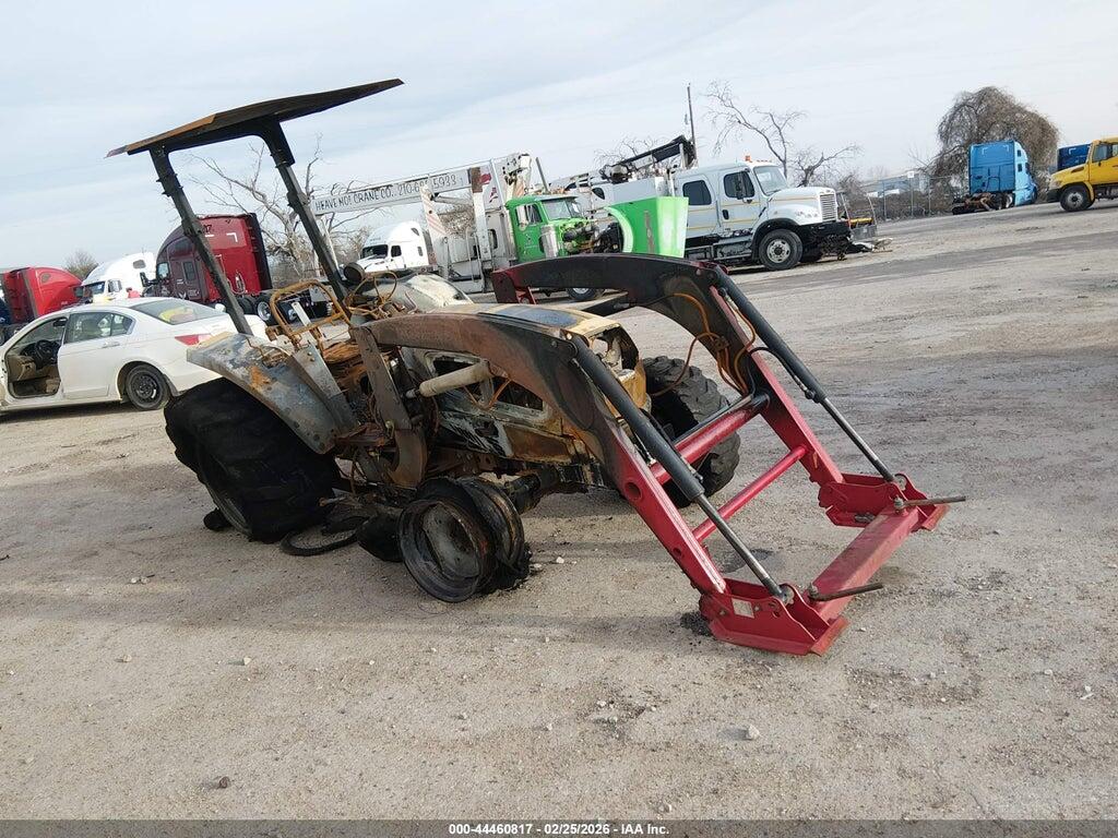 C5061187103953669 2011 MAHINDRA TRACTOR photo no. 1