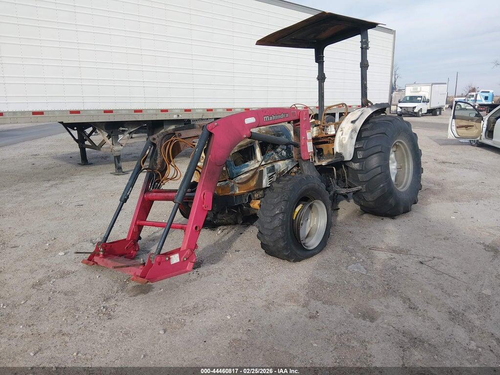 C5061187103953669 2011 MAHINDRA TRACTOR photo no. 2