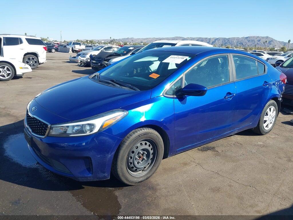 3KPFK4A72HE068083 2017 KIA FORTE photo no. 2