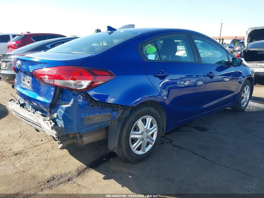 3KPFK4A72HE068083 2017 KIA FORTE photo no. 4
