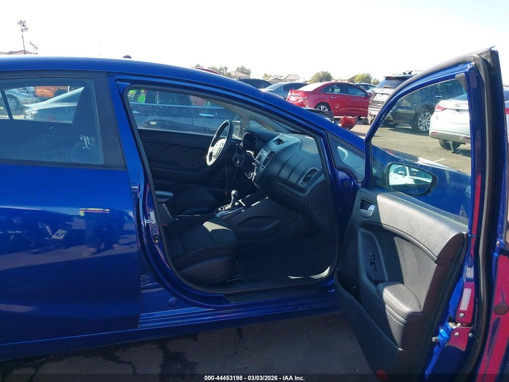 3KPFK4A72HE068083 2017 KIA FORTE photo no. 5
