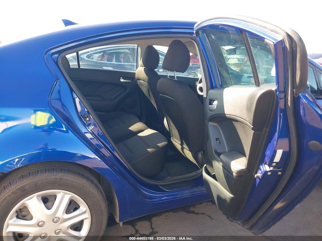 3KPFK4A72HE068083 2017 KIA FORTE photo no. 8