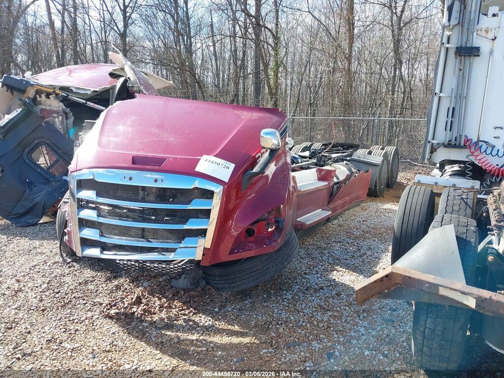 3AKJHHDR5PSUM6302 2023 FREIGHTLINER NEW CASCADIA 126 photo no. 2