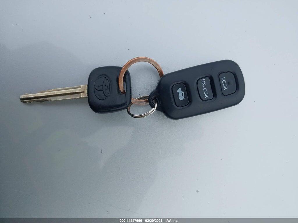 JTDBE32K320005268 2002 TOYOTA CAMRY photo no. 11