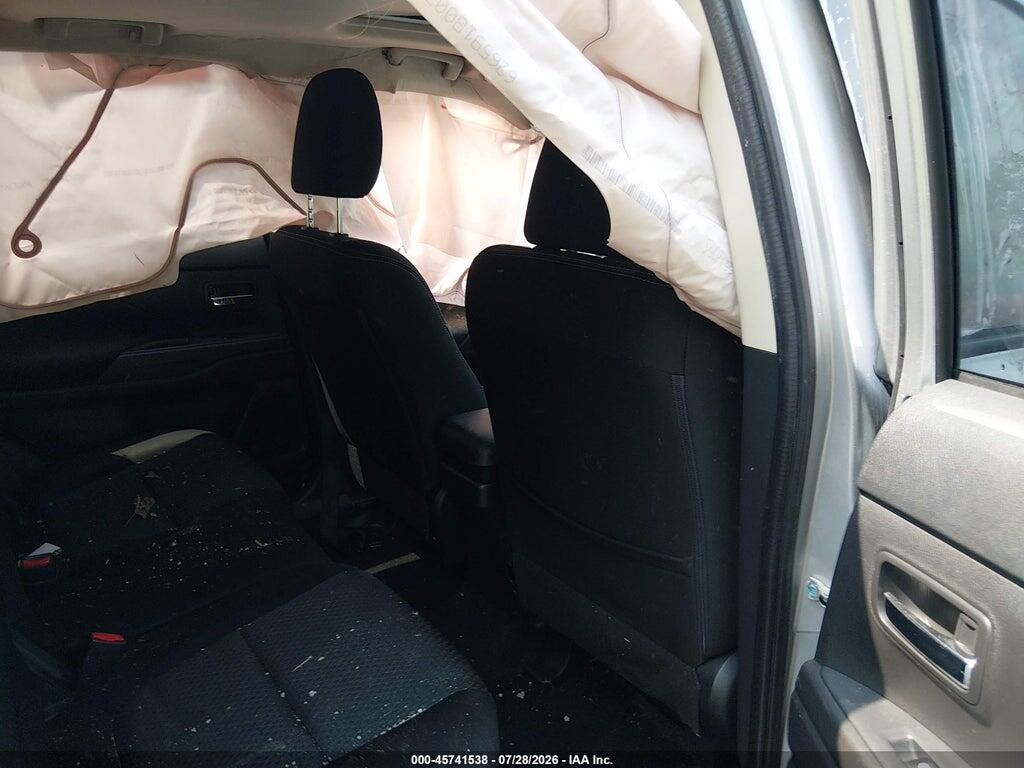 JA4AZ3A33JZ011599 2018 MITSUBISHI OUTLANDER photo no. 8