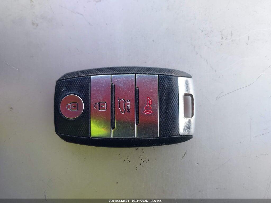 5XYPK4A55GG185192 2016 KIA SORENTO photo no. 11