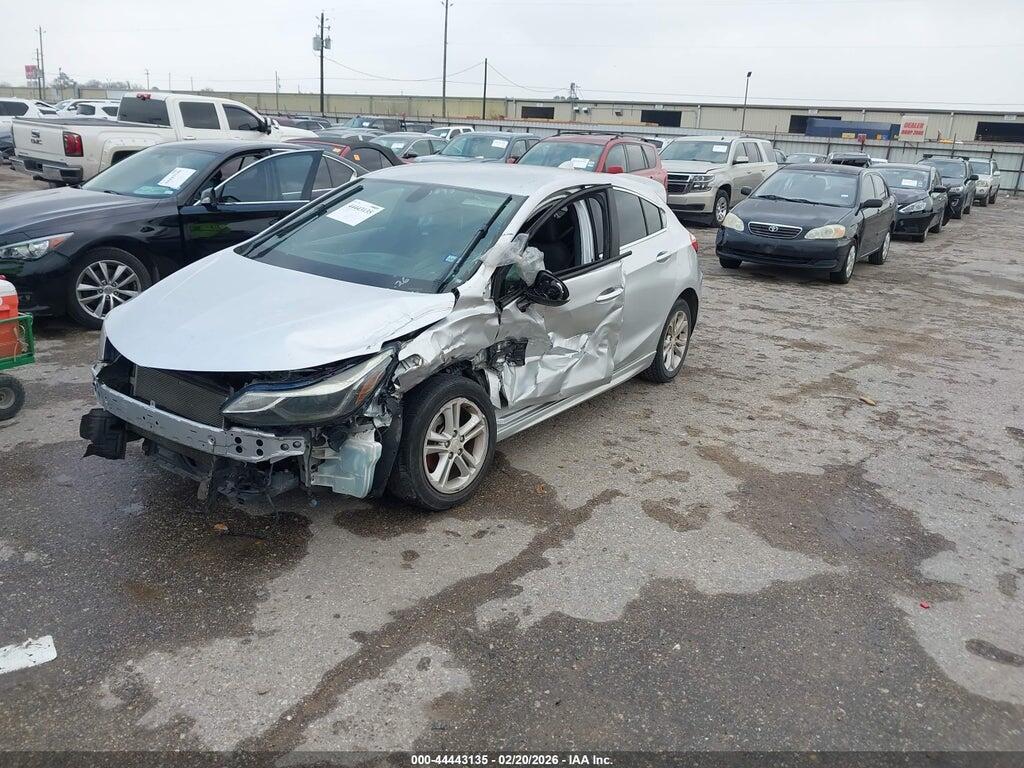 3G1BE6SM8JS611037 2018 CHEVROLET CRUZE photo no. 2