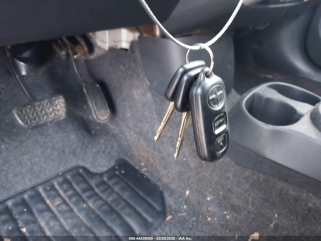 JTLKT324650178041 2005 SCION XB photo no. 11