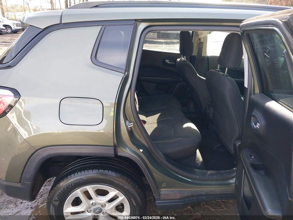 3C4NJDAB4JT127039 2018 JEEP COMPASS photo no. 8