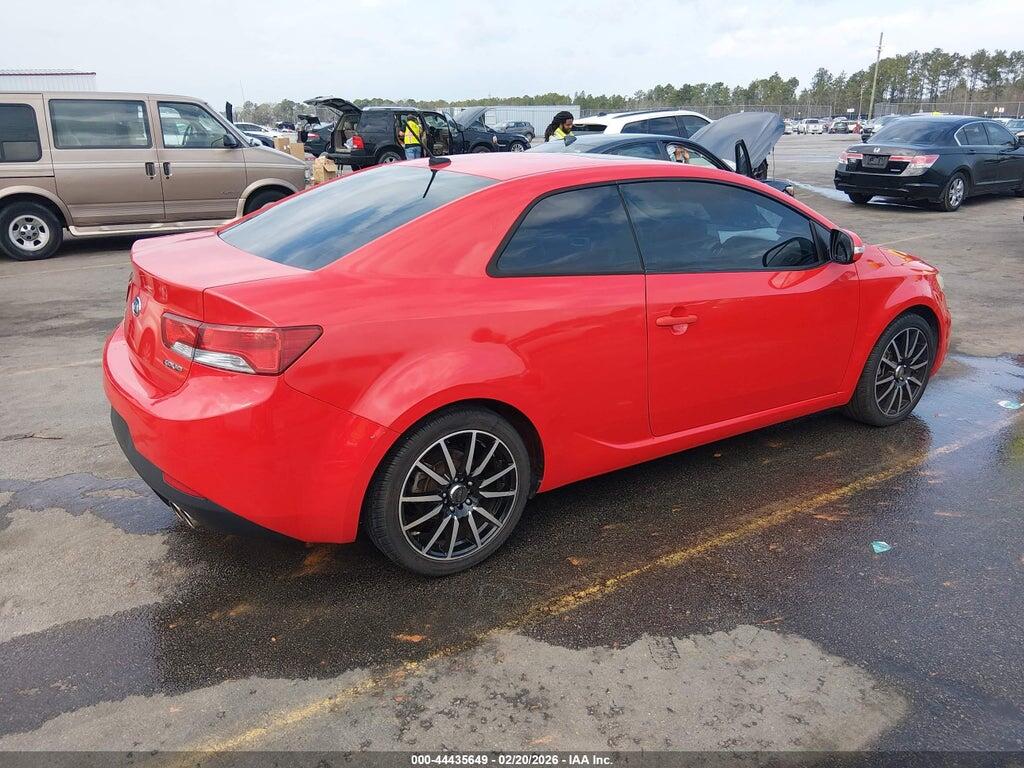 KNAFW6A3XA5278409 2010 KIA FORTE KOUP photo no. 4