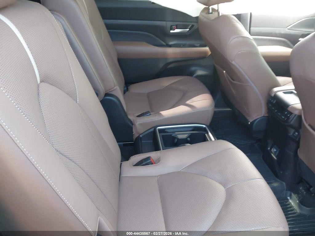 5TDAAAB58RS070016 2024 TOYOTA GRAND HIGHLANDER photo no. 8