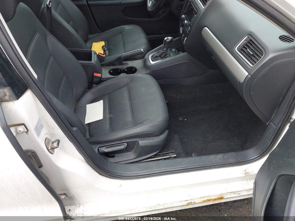 3VWLP7AJ6CM469049 2012 VOLKSWAGEN JETTA photo no. 5