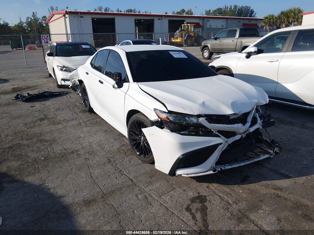 4T1T11AK7NU033590 2022 TOYOTA CAMRY photo no. 1
