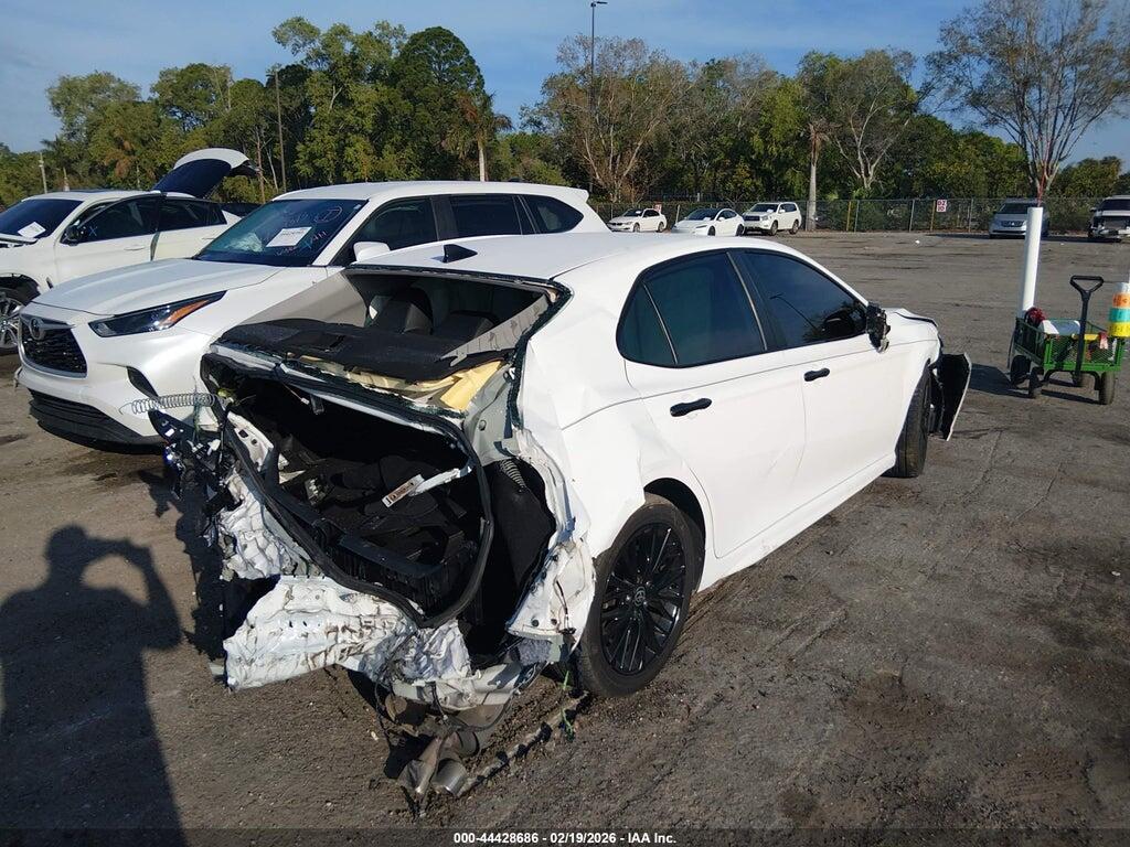 4T1T11AK7NU033590 2022 TOYOTA CAMRY photo no. 4