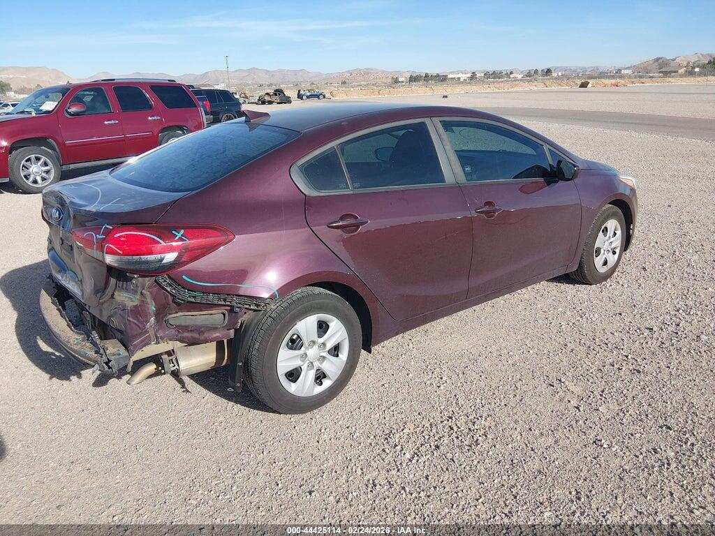 3KPFL4A71JE235987 2018 KIA FORTE photo no. 4