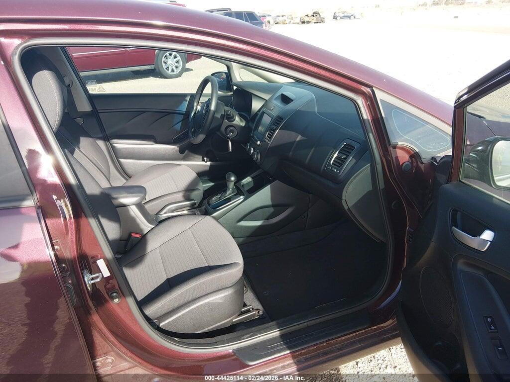 3KPFL4A71JE235987 2018 KIA FORTE photo no. 5