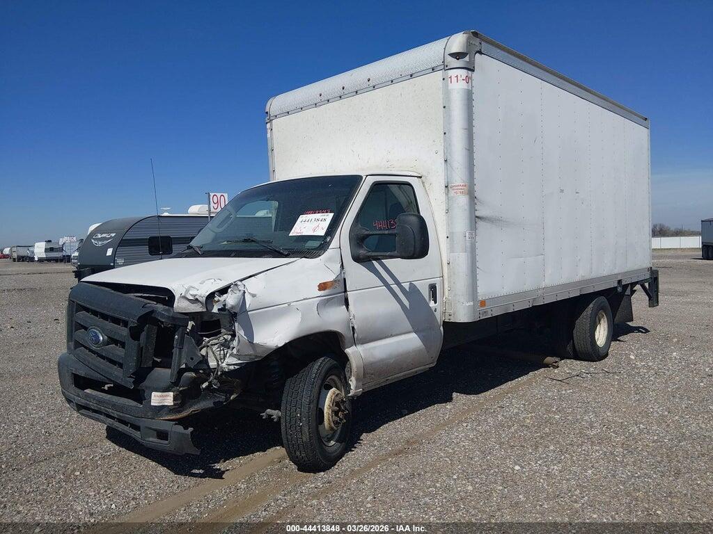 1FDWE3FS6KDC49724 2019 FORD E-350 CUTAWAY photo no. 2