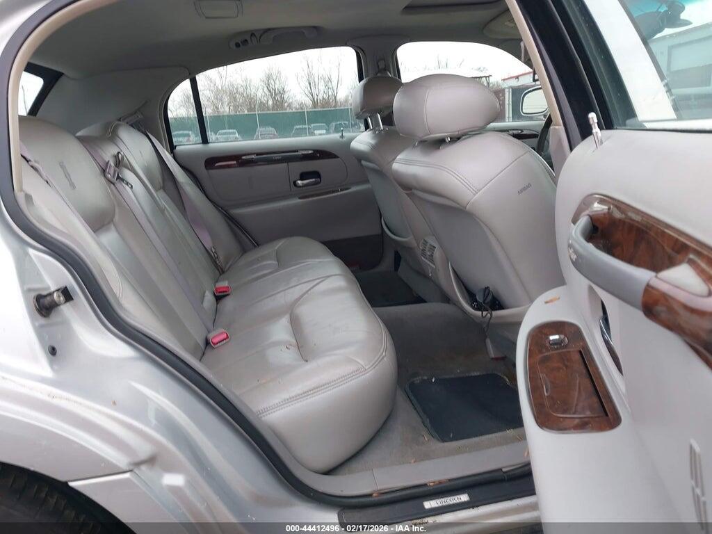 1LNHM83W7YY787866 2000 LINCOLN TOWN CAR photo no. 8